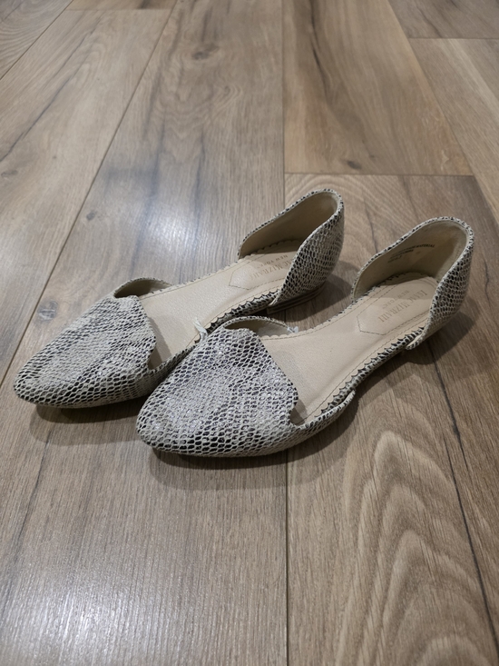 Isaac Mizrahi Shoes - Isaac Mizrahi Snake-Print Flats